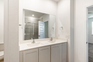 Master bathroom b